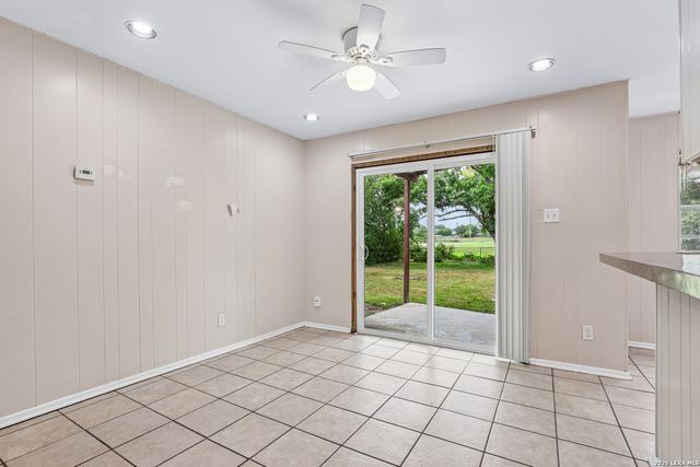 529 Willow Dr, Converse, TX 78109