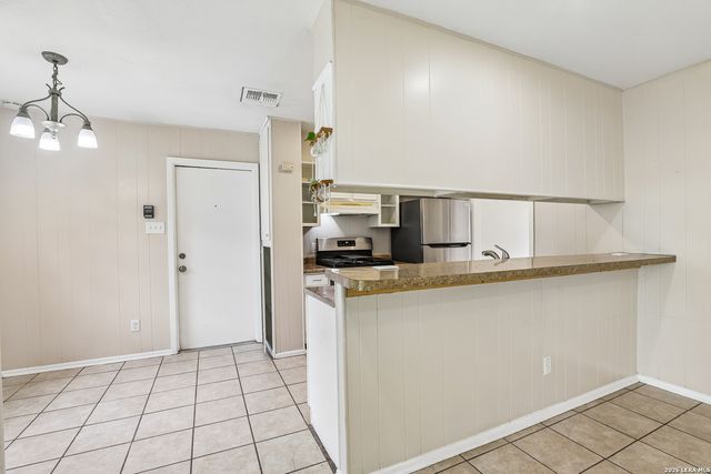 529 Willow Dr, Converse, TX 78109