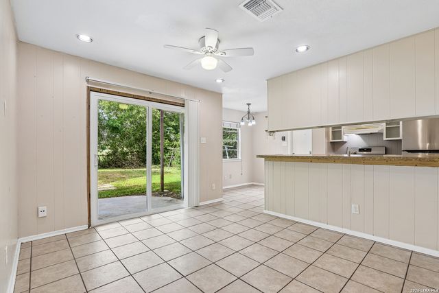 529 Willow Dr, Converse, TX 78109