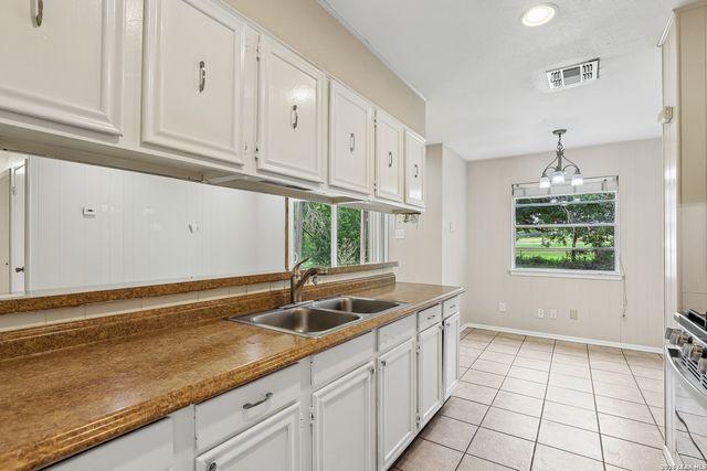 529 Willow Dr, Converse, TX 78109
