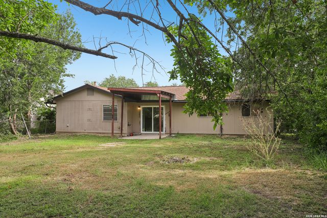 529 Willow Dr, Converse, TX 78109