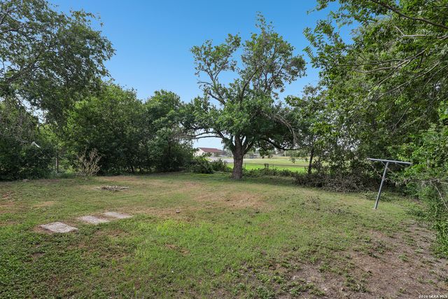 529 Willow Dr, Converse, TX 78109