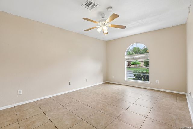 529 Willow Dr, Converse, TX 78109