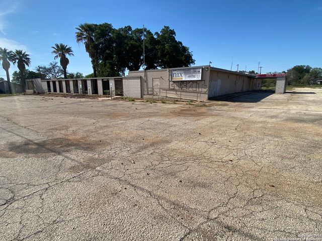 230 W Miller, Dilley, TX 78017