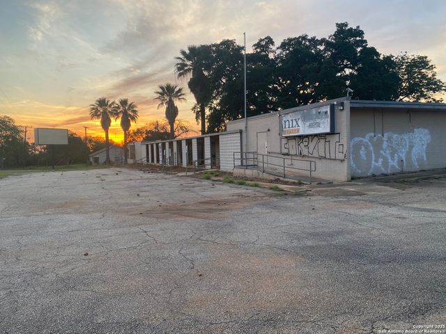 230 W Miller, Dilley, TX 78017