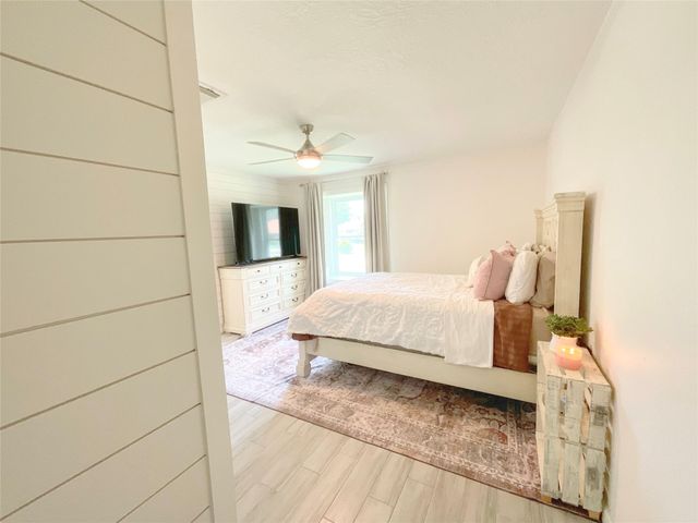 7410 Shoshone Drive, Baytown, TX 77521