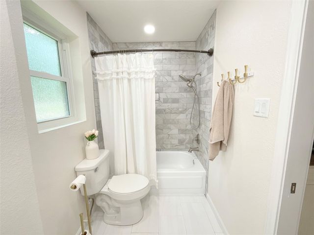 7410 Shoshone Drive, Baytown, TX 77521