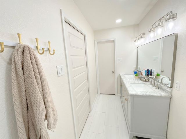 7410 Shoshone Drive, Baytown, TX 77521