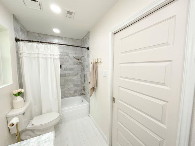 7410 Shoshone Drive, Baytown, TX 77521