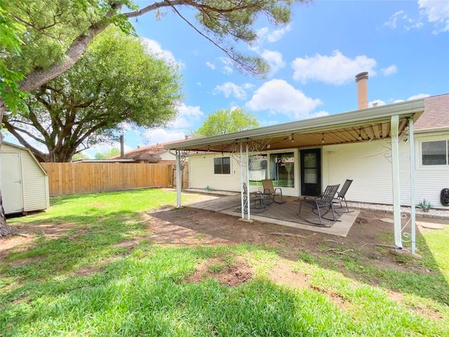 7410 Shoshone Drive, Baytown, TX 77521