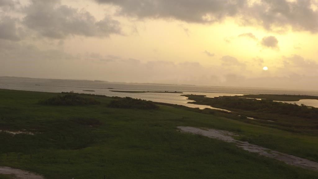 128 Breezeway Dr, Rockport, TX 78382 — photo 2