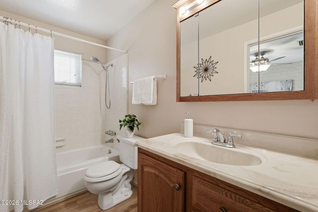 1041 S Abrego Drive, Green Valley, AZ 85614