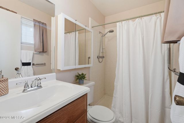 1041 S Abrego Drive, Green Valley, AZ 85614