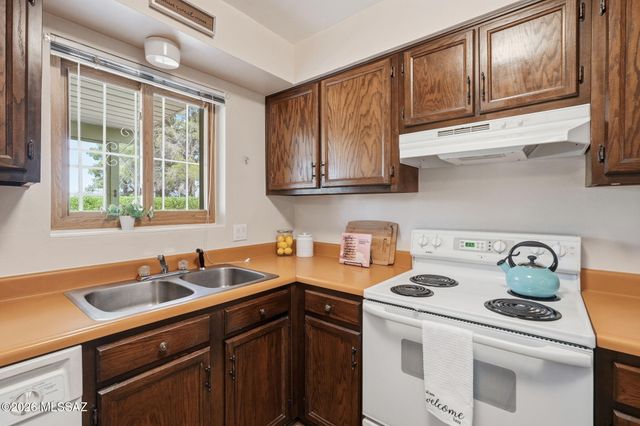 1041 S Abrego Drive, Green Valley, AZ 85614