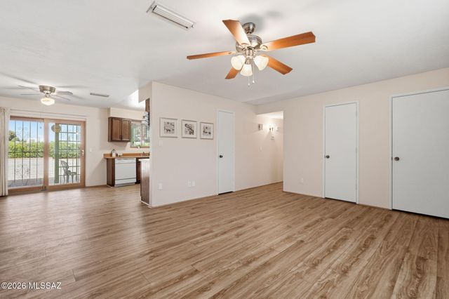 1041 S Abrego Drive, Green Valley, AZ 85614