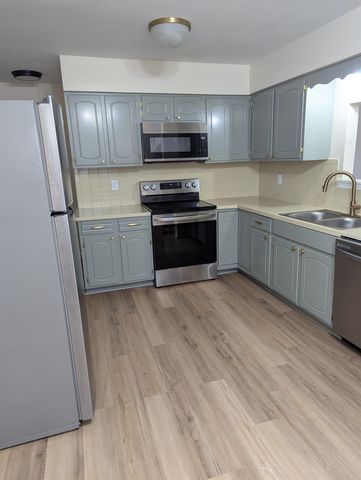 3320 S Mccomas St, Wichita, KS 67217