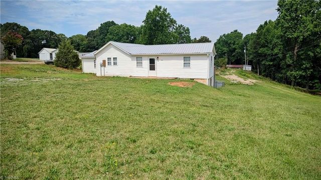 4235 Fuller Mill Road N, Thomasville, NC 27360
