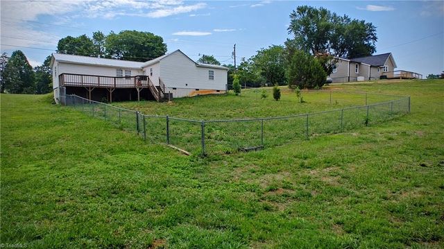 4235 Fuller Mill Road N, Thomasville, NC 27360