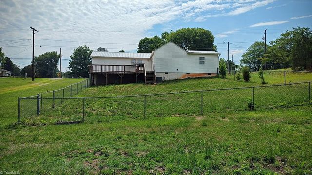 4235 Fuller Mill Road N, Thomasville, NC 27360