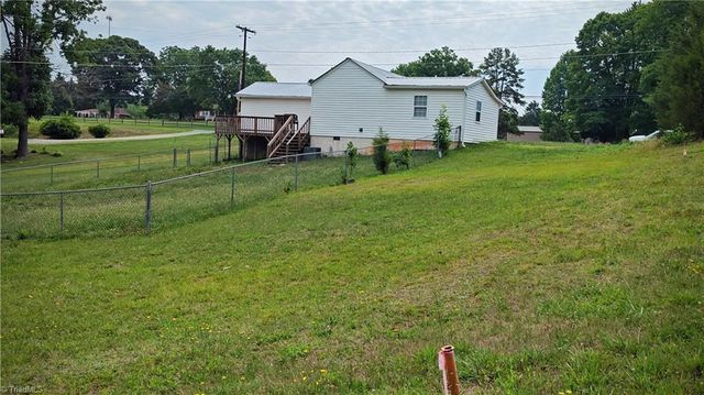 4235 Fuller Mill Road N, Thomasville, NC 27360