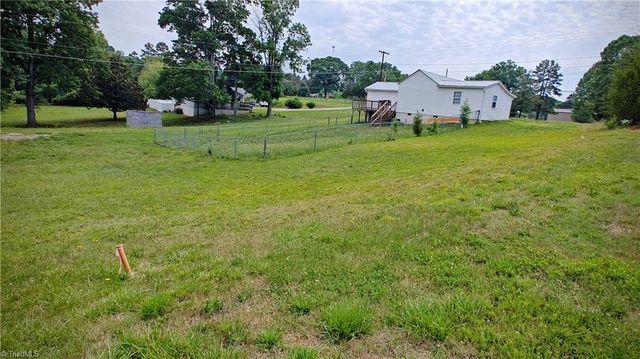 4235 Fuller Mill Road N, Thomasville, NC 27360