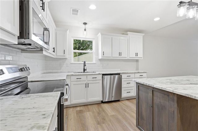 103 S Crittendon Street, Holden, MO 64040