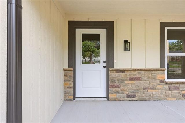 103 S Crittendon Street, Holden, MO 64040