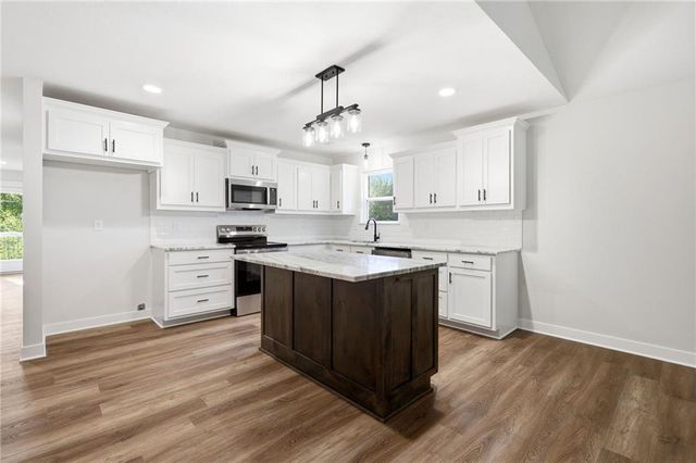 103 S Crittendon Street, Holden, MO 64040