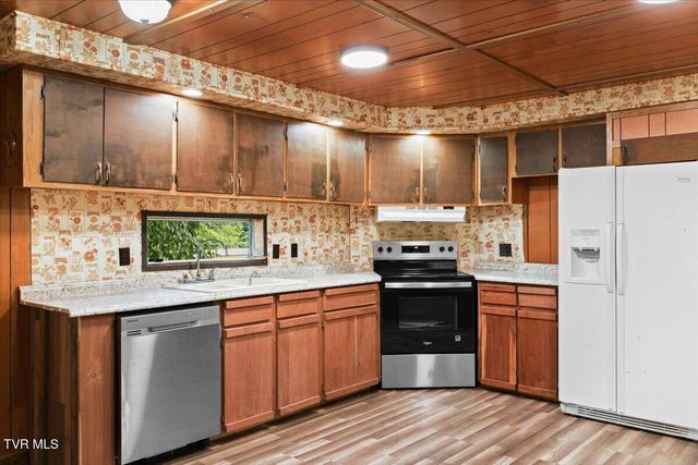 151 Hallborough Drive, Jonesborough, TN 37659