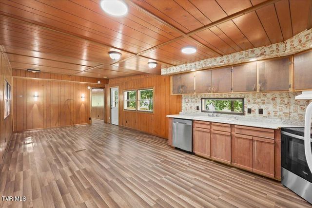 151 Hallborough Drive, Jonesborough, TN 37659