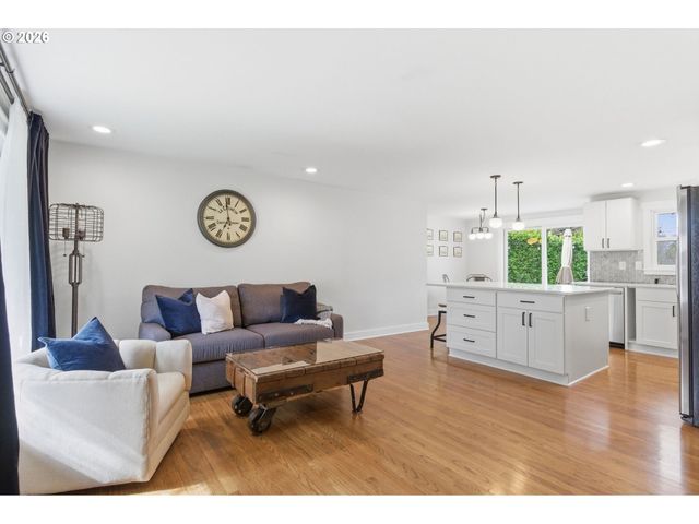 13295 Sw PEARL St, Beaverton, OR 97005