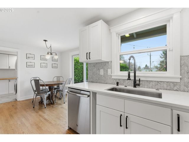 13295 Sw PEARL St, Beaverton, OR 97005