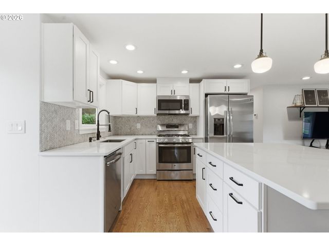 13295 Sw PEARL St, Beaverton, OR 97005