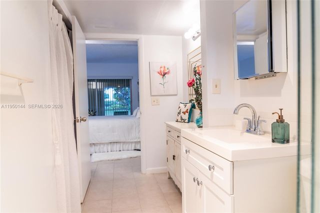 351 Cambridge Rd 107, Hollywood, FL 33024