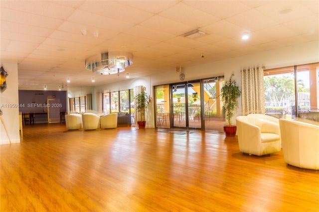 351 Cambridge Rd 107, Hollywood, FL 33024