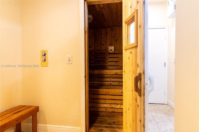 351 Cambridge Rd 107, Hollywood, FL 33024