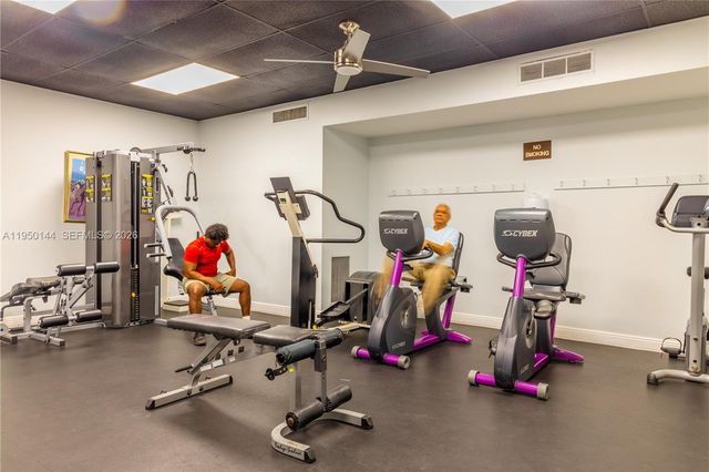 351 Cambridge Rd 107, Hollywood, FL 33024