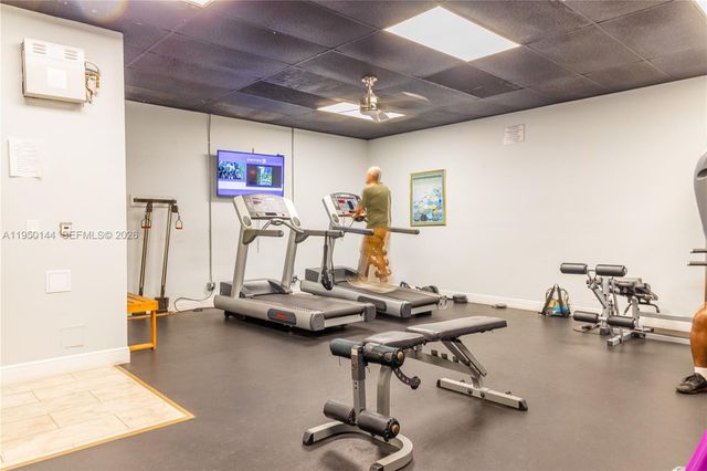 351 Cambridge Rd 107, Hollywood, FL 33024