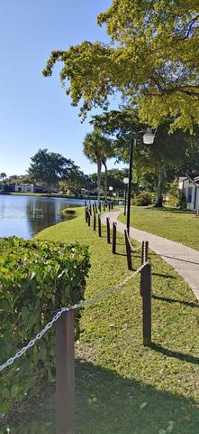 351 Cambridge Rd 107, Hollywood, FL 33024