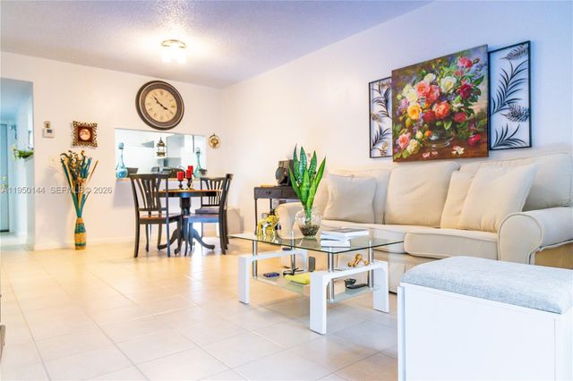 351 Cambridge Rd 107, Hollywood, FL 33024