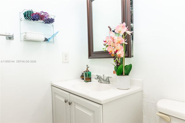 351 Cambridge Rd 107, Hollywood, FL 33024