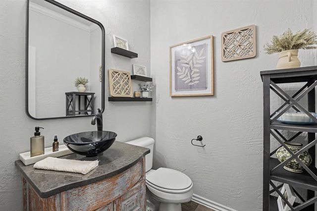 604 Winding Creek Road, Yukon, OK 73099