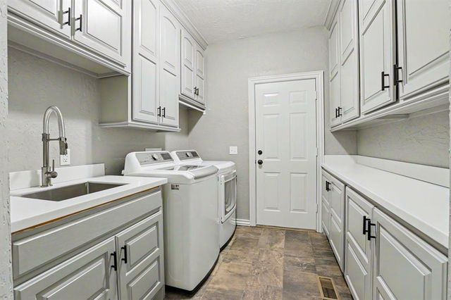 604 Winding Creek Road, Yukon, OK 73099
