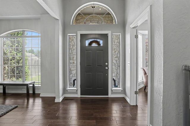 604 Winding Creek Road, Yukon, OK 73099
