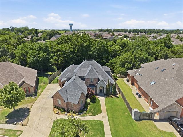 604 Winding Creek Road, Yukon, OK 73099