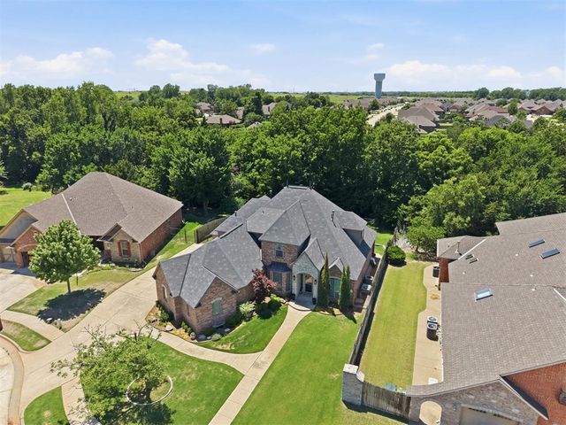 604 Winding Creek Road, Yukon, OK 73099