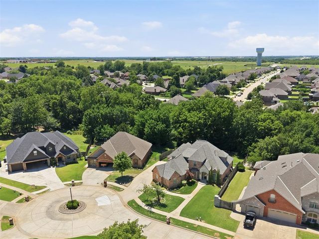 604 Winding Creek Road, Yukon, OK 73099