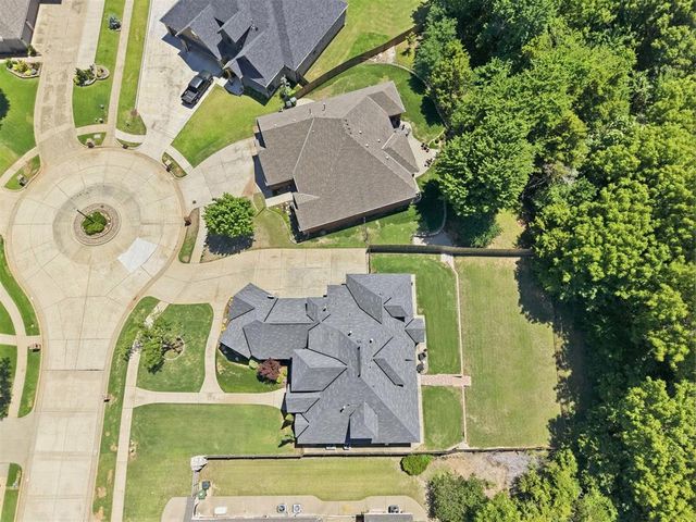 604 Winding Creek Road, Yukon, OK 73099