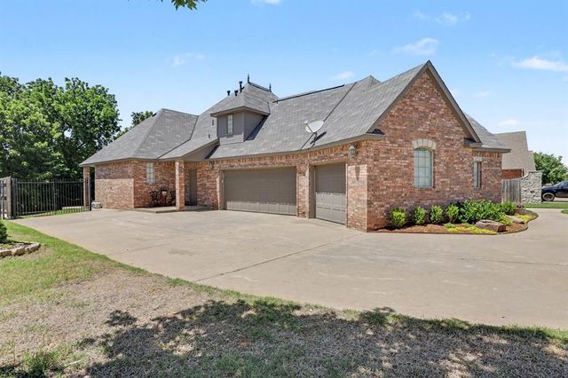 604 Winding Creek Road, Yukon, OK 73099