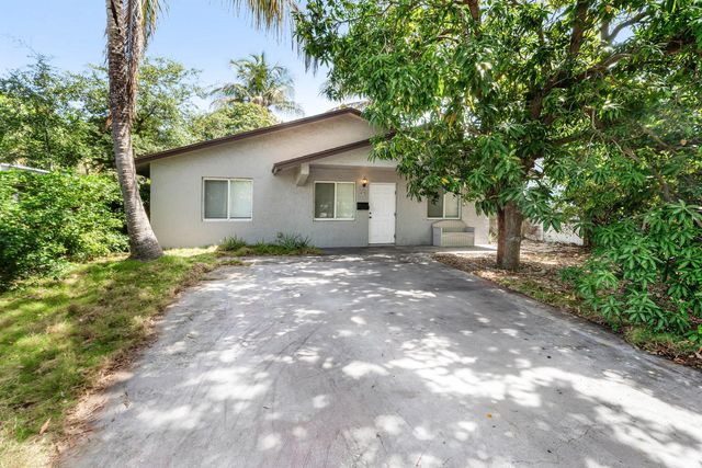 417 UPLAND Road, West Palm Beach, FL 33401